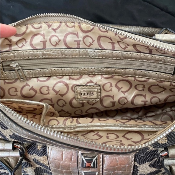 GUESS Purse - Picture 6 of 6